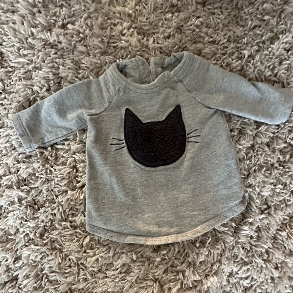 GAP Gray Cat Sweatshirt! Perfect for Halloween!